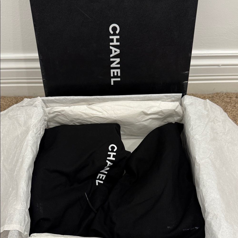 CHANEL Tweed & Silver Cap-Toe Ankle Boots – NEW WITH TAGS – Size 37.5/7,5US - Picture 10 of 10